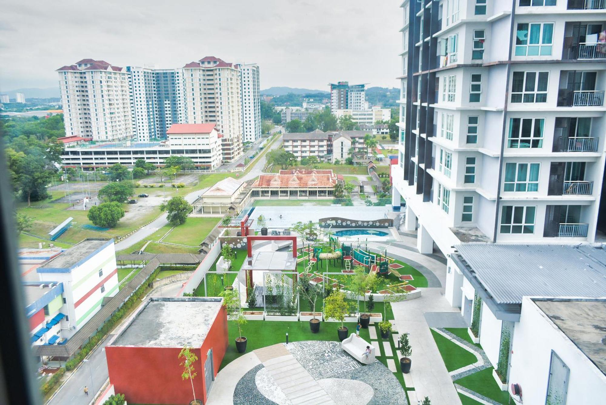 Azfa Suite13 At De Centrum Putrajaya-Bangi Kajang Exterior photo