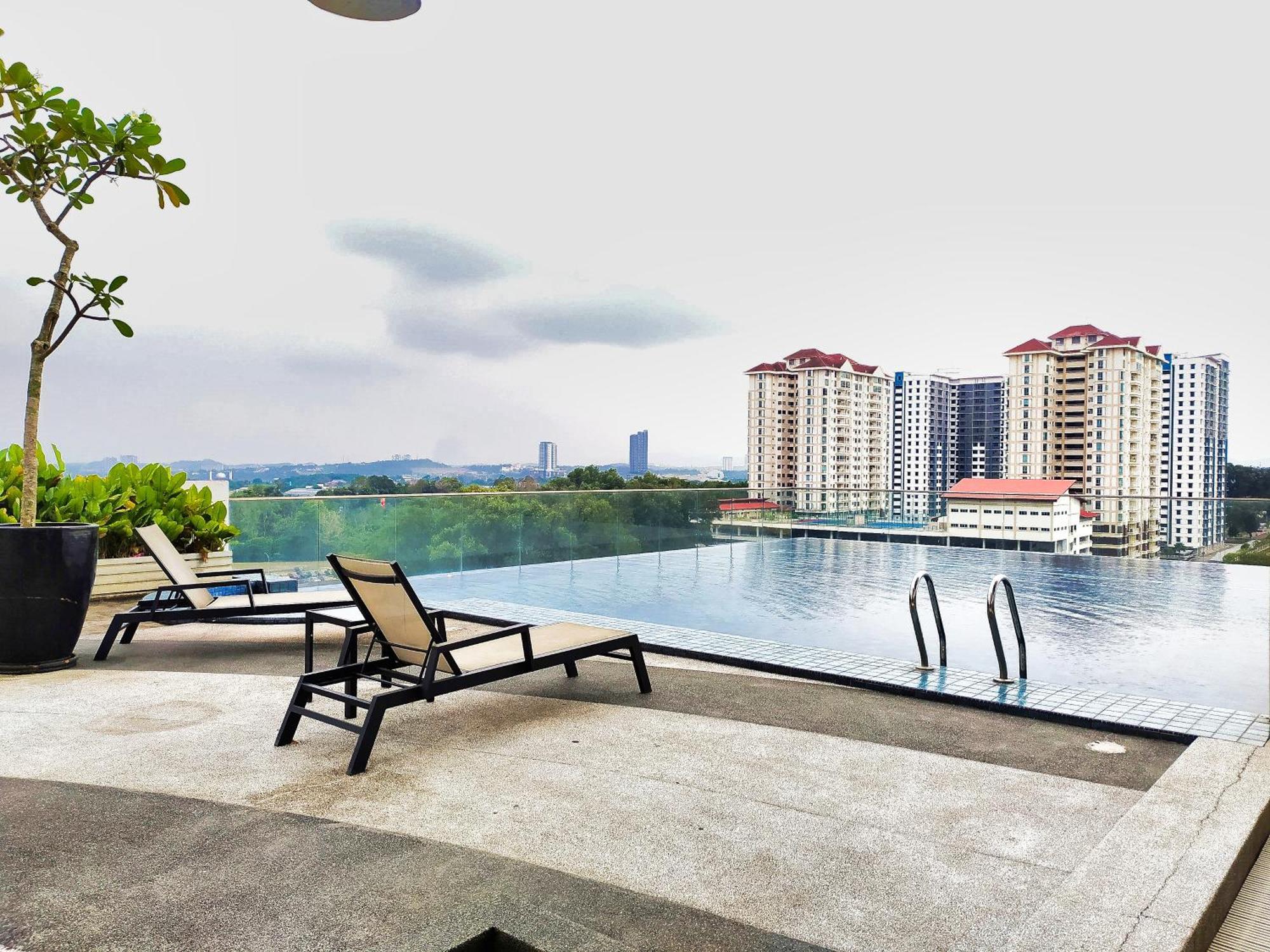 Azfa Suite13 At De Centrum Putrajaya-Bangi Kajang Exterior photo